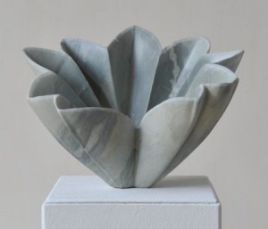 Skulptur "Frauenmantel", Steatit, 22cmX16cmX17cm, 2010