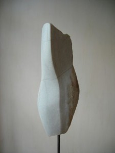 Skulptur "Naturform", Cristallina-Marmor, 2012, Privatbesitz